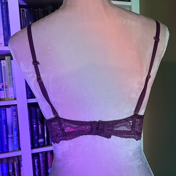 Shiny dark purple/ mauve lace bra with double straps - Picture 5 of 9